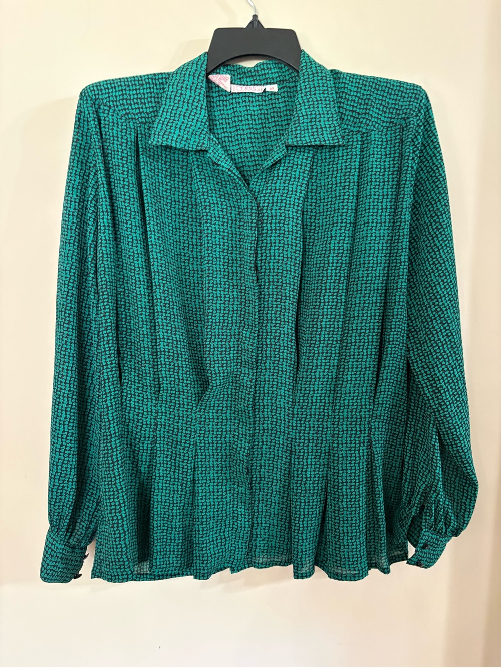 Vintage-Inspired Green Patterned Button-Up Womens Blouse - Tess Milano - Paris